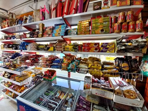 عکس سوپر مارکت محله 