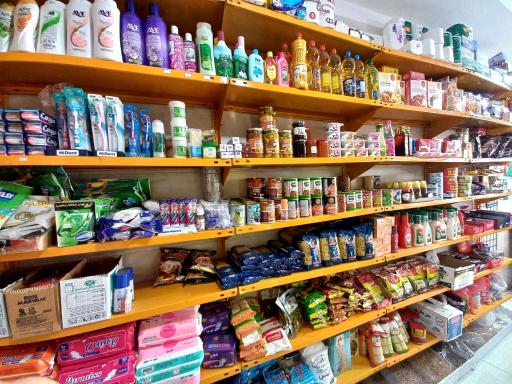 عکس سوپر مارکت محله 