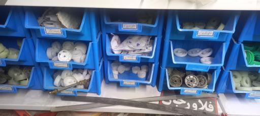 عکس شیشه اتومبیل عربی