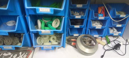 عکس شیشه اتومبیل عربی