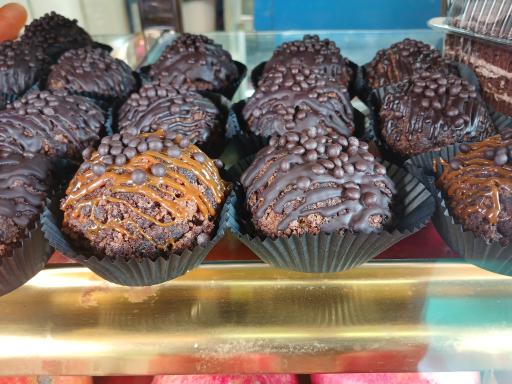 عکس آبمیوه بستنی فروشی چهارفصل 