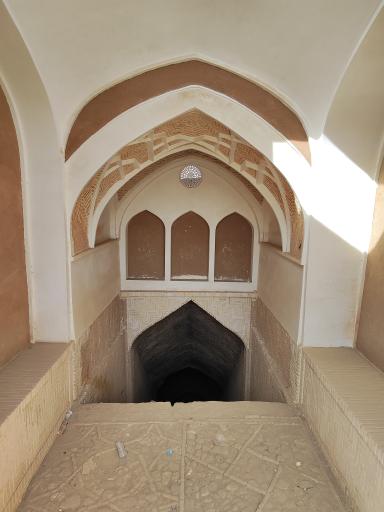 آب انبار حاج امین 