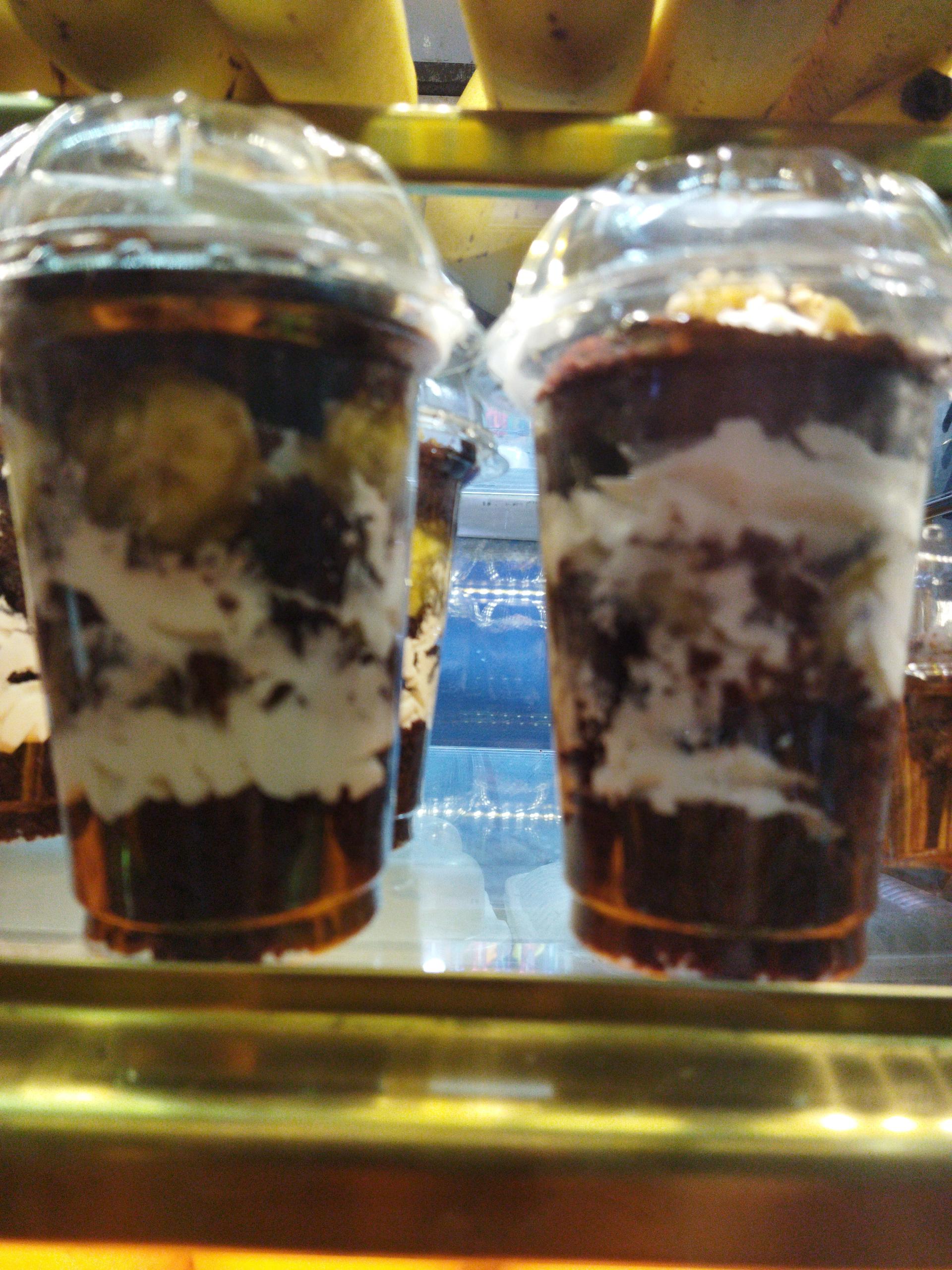 عکس آبمیوه بستنی فروشی چهارفصل 