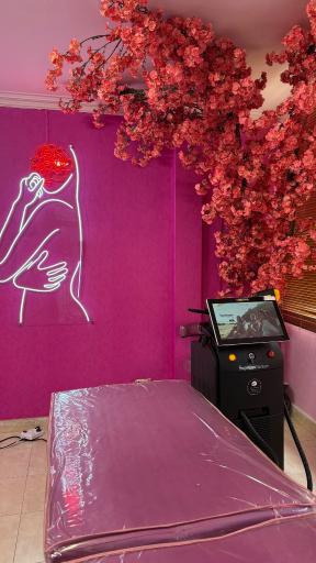 عکس کلینیک زیبایی و لاغری دکتر آرزو امین پور