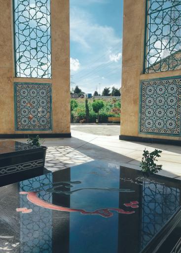 عکس یادمان شهدای گمنام دانشگاه آزاد علوم و تحقیقات