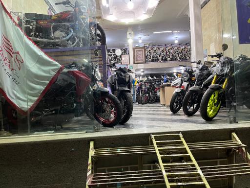 عکس فروشگاه موتورسیکلت کوهستانی