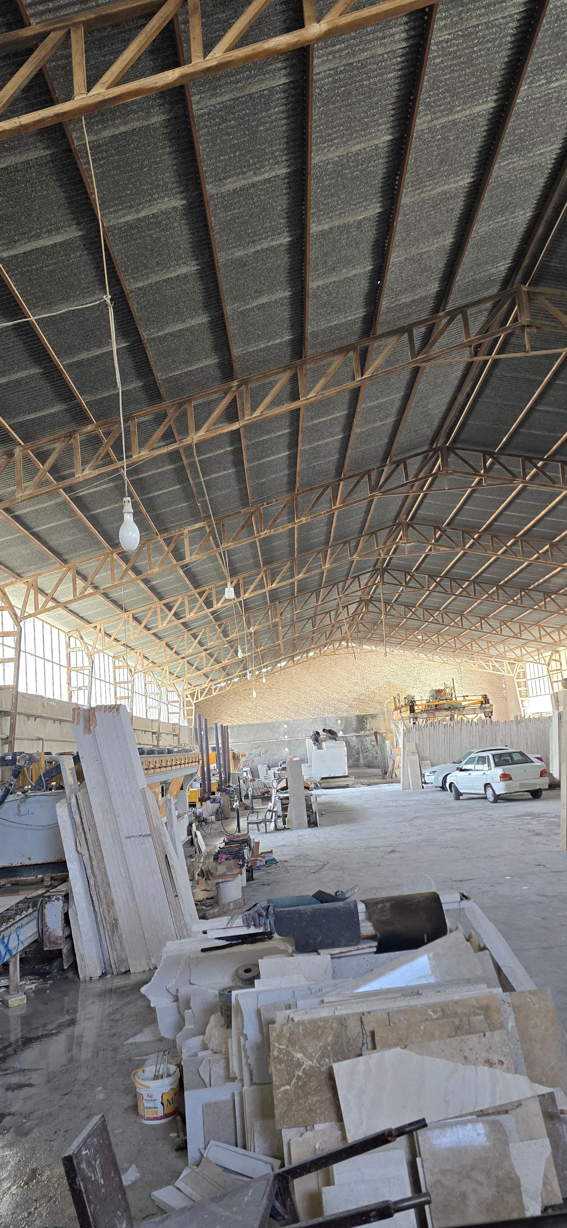 عکس کارخانه سنگ ولی‌عصر