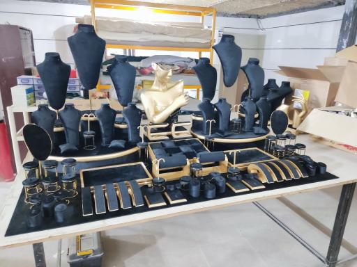 عکس طراحی و ساخت ویترین طلا و جواهر نوین دکور