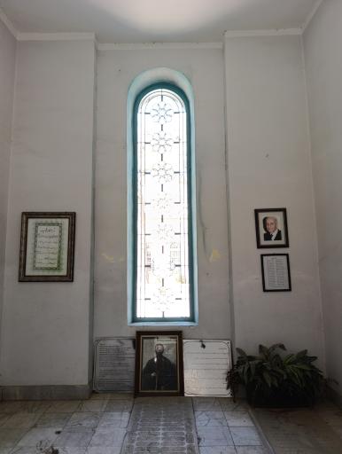 عکس آرامگاه شوریده شیرازی