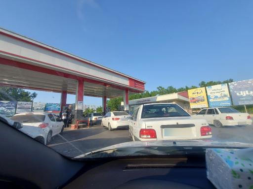 عکس پمپ بنزین روستای داخل