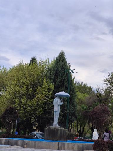 عکس مجسمه و آبنما هشت بهشت