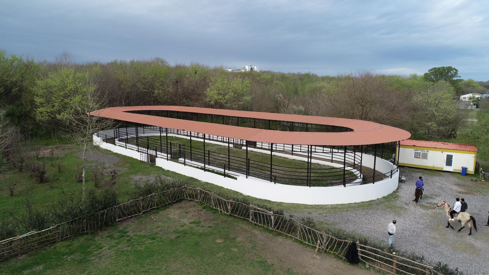 عکس پیست اسب سواری