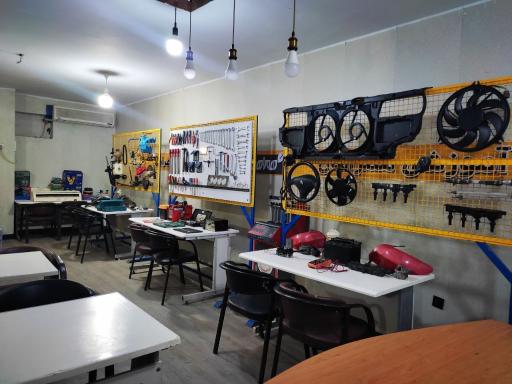 عکس آموزشگاه فنی و حرفه‌ای همراهان