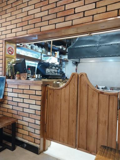 عکس کافه ۱۹۴۵ صبحانه 