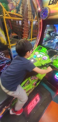 عکس شهربازی و وی آر پارک مجیکال لند 