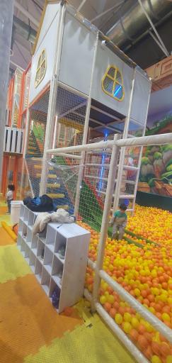 شهربازی و وی آر پارک مجیکال لند 