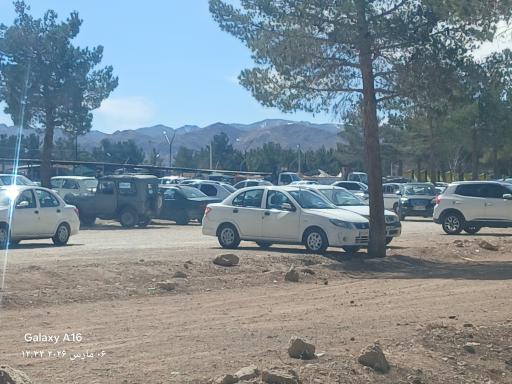 عکس پارکینگ جمعه بازار 