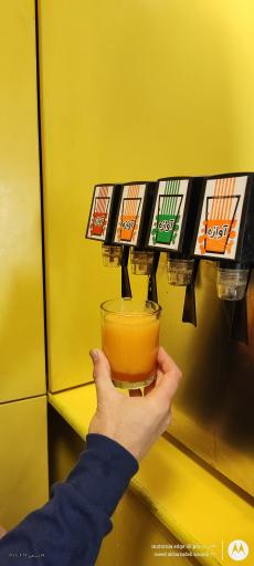 عکس فود کورت برج اول کرمان