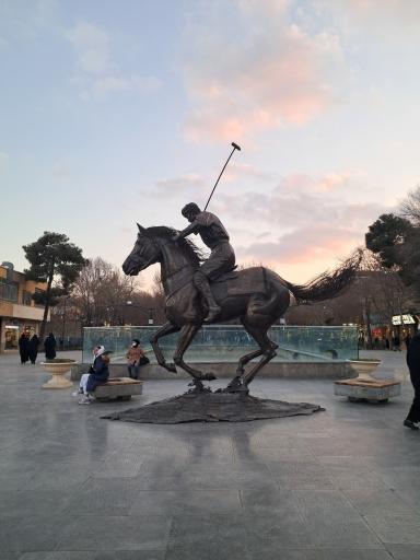 عکس مجسمه چوگان