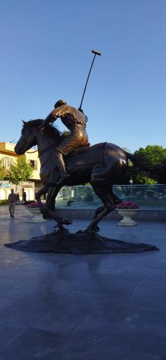 عکس مجسمه چوگان