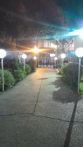 عکس بیمارستان دامپزشکی پیروز (دانشگاه آزاد اسلامی کرج)