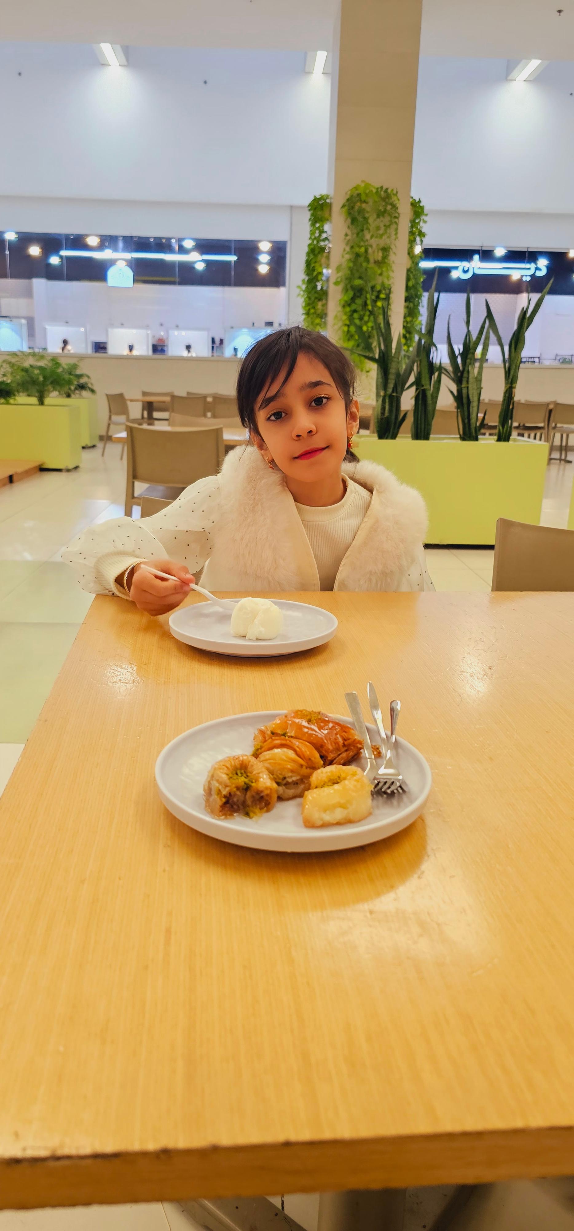 عکس فودکورت اکومال