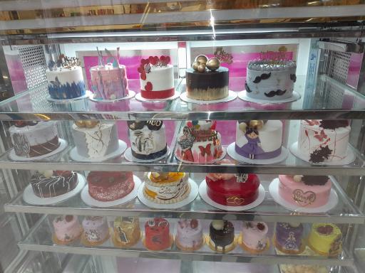 عکس کیک و شیرینی سالینا