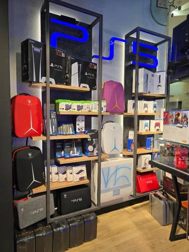 عکس فروشگاه گیم باس