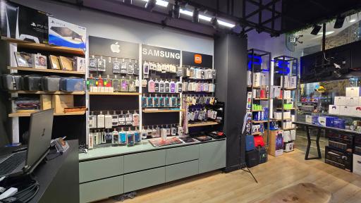 عکس فروشگاه گیم باس