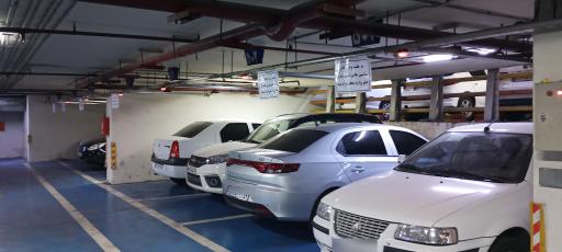 عکس پارکینگ عمومی طبقاتی همت تجریش  (امامزاده صالح)