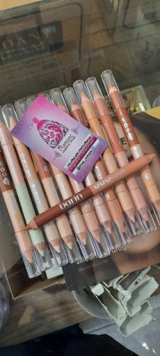 عکس فروشگاه آرایشی رومنس