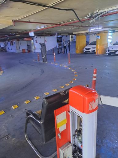 عکس پارکینگ عمومی طبقاتی همت تجریش  (امامزاده صالح)