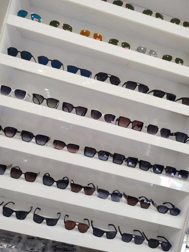 عکس چشم پزشکی نورا