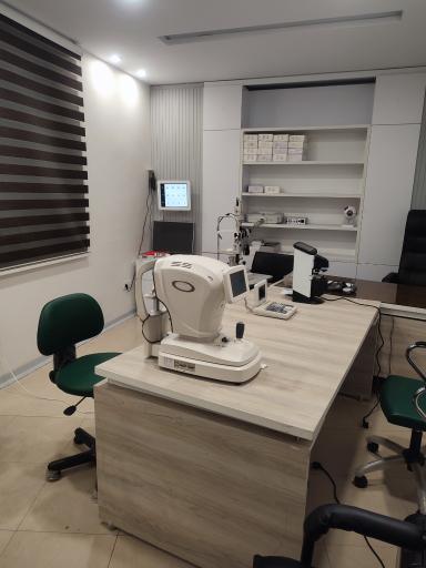 عکس چشم پزشکی نورا