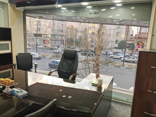 عکس مشاورین املاک پوربمانی