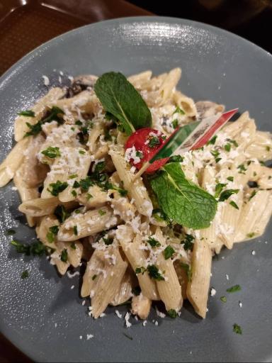 عکس فود کورت کیان سنتر 2