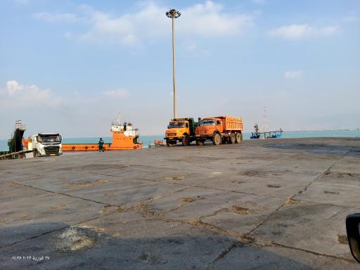 عکس اسکله بندر لافت