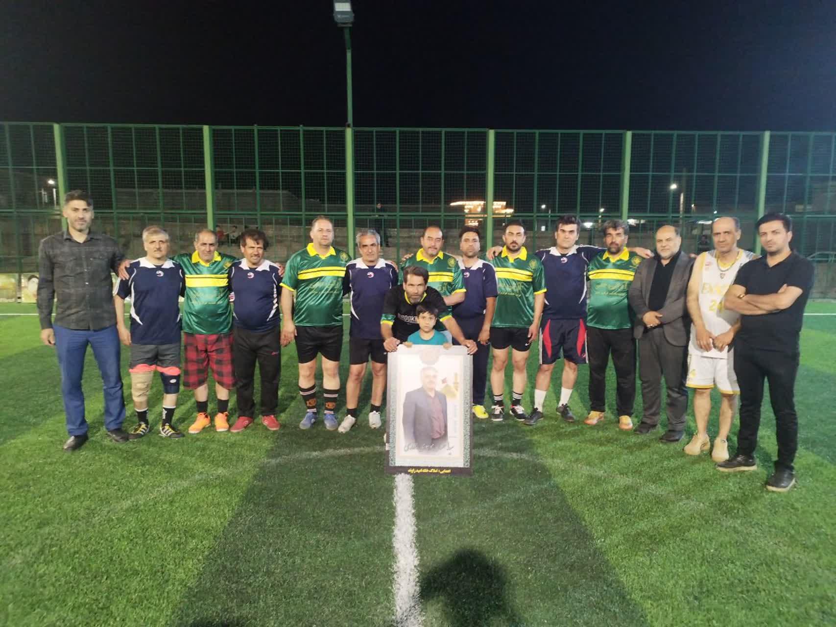 عکس زمین چمن مصنوعی خزاق 