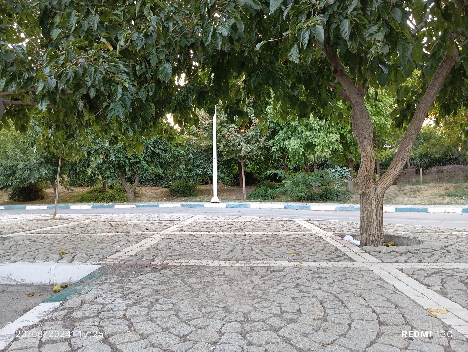 عکس پارکینگ جنوبی کوهسنگی
