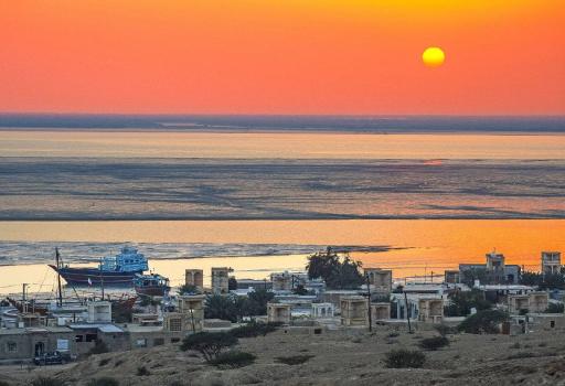 عکس اسکله بندر لافت