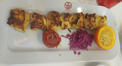 عکس رستوران جوان هنرور