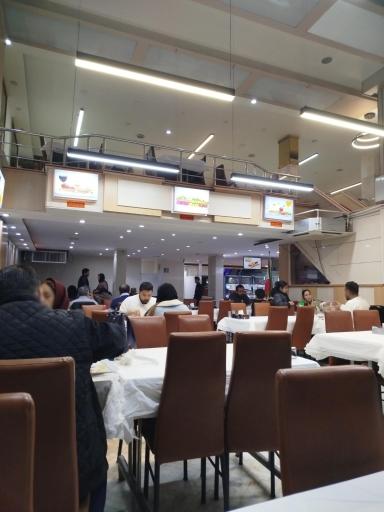 عکس رستوران جوان هنرور