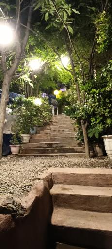 عکس باغ رستوران مهر و ماه