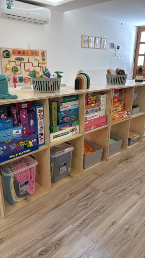 عکس آکادمی زبان کودک بلوم