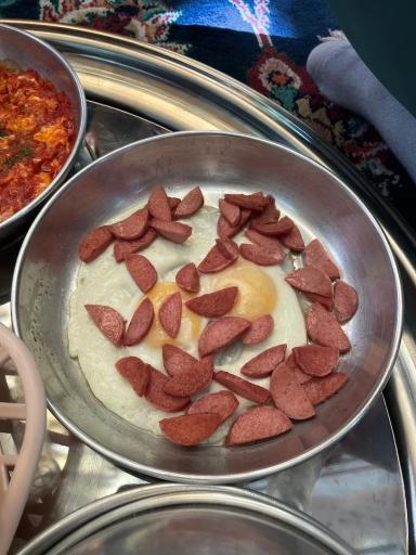 عکس باغ رستوران مهر و ماه