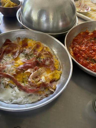 عکس باغ رستوران مهر و ماه