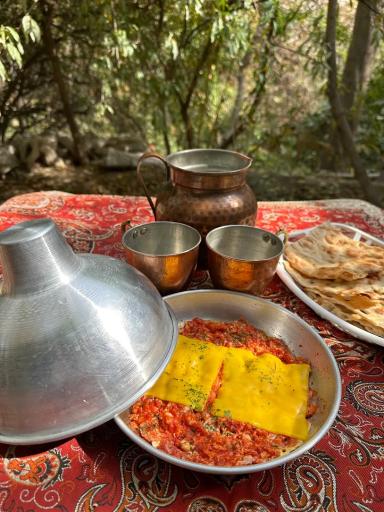 عکس باغ رستوران مهر و ماه