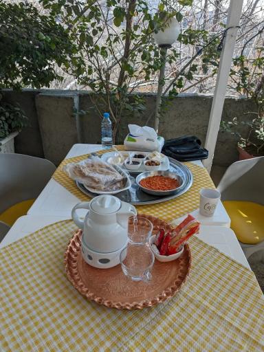 عکس باغ رستوران مهر و ماه