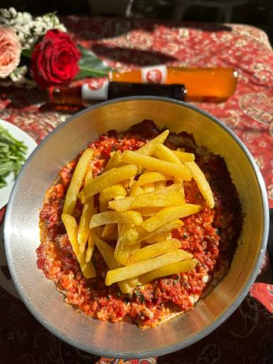 عکس باغ رستوران مهر و ماه