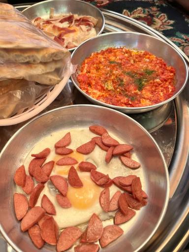 عکس باغ رستوران مهر و ماه